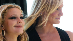 Illustration for article titled Lindsay Lohan’s Continued Drug Use Makes Her a Bad Actress, Says Daddy Dearest